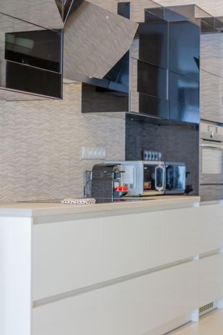 The Opulent Oasis By Newave Apartments بودابست المظهر الخارجي الصورة